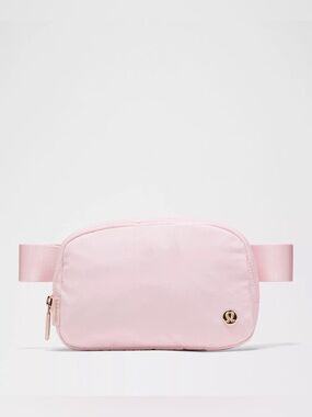 💗 NWTs Lululemon Everywhere Belt Bag
